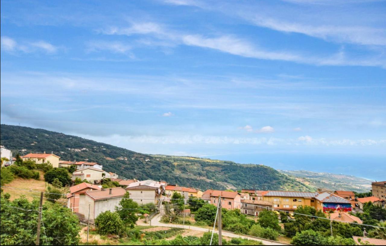 Confortevole E Spazioso Appartamento 100Mq A Falerna Con Vista Panoramica Sul Golfo Con Free Wifi E Smart Tv Buitenkant foto